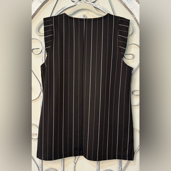 Banana Republic Sleeveless Black with White Pinstripe Blouse - Picture 2 of 12